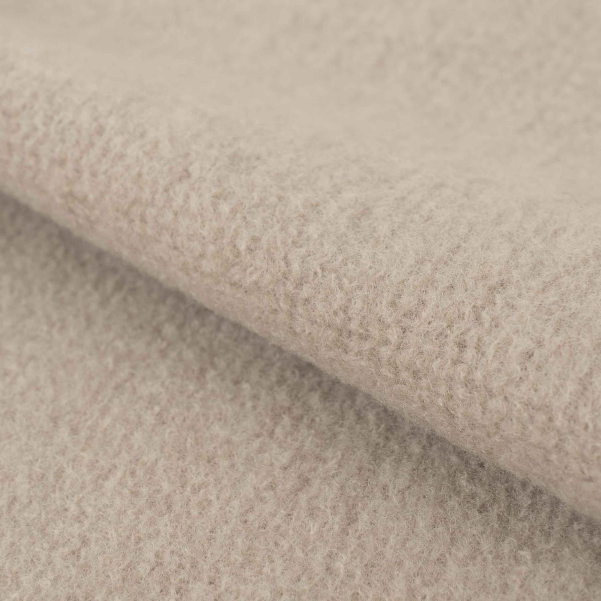 暖かウールの無地ニット