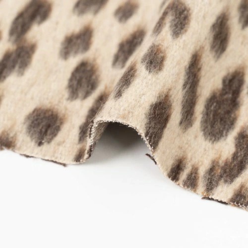 起毛ジャガードアニマル柄