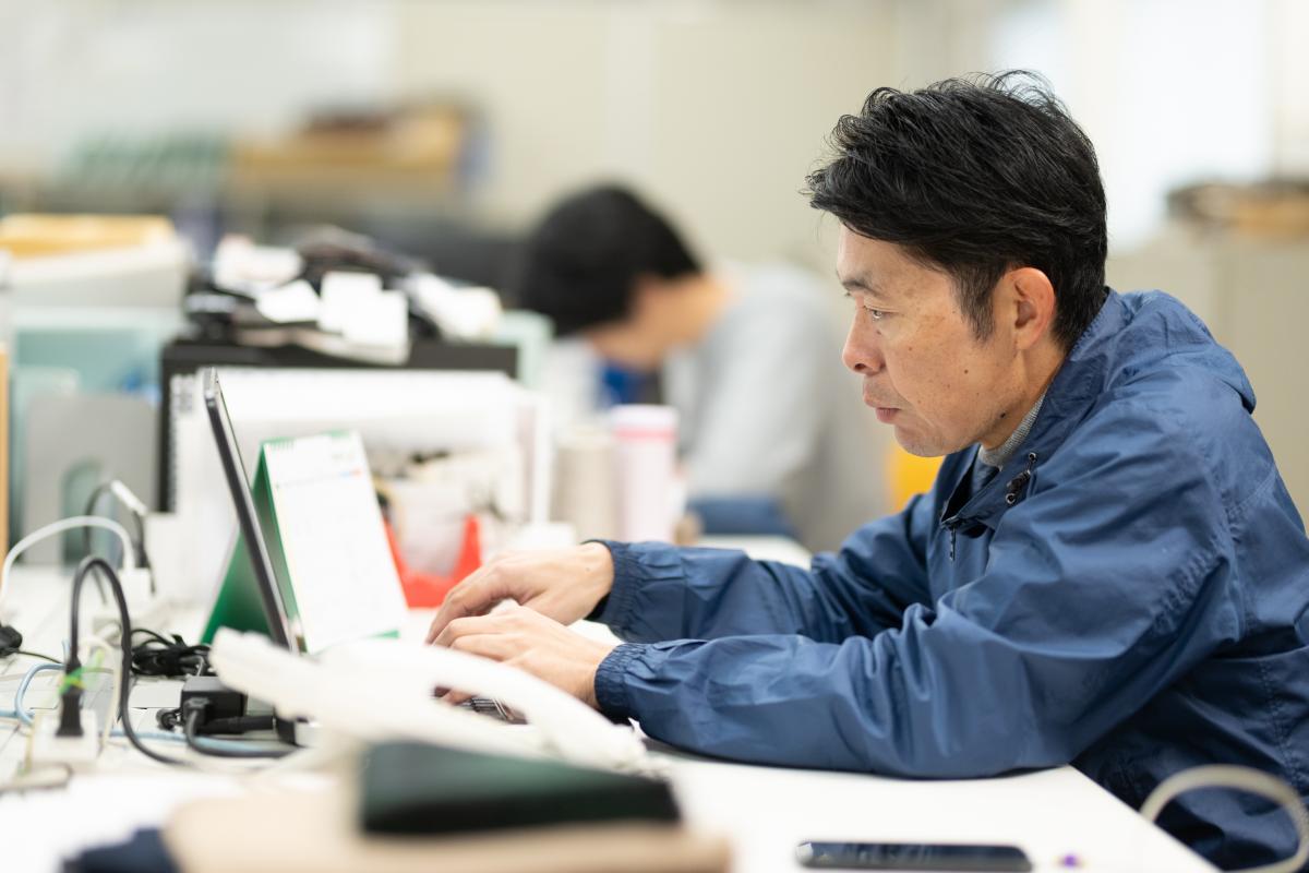 営業部　藤原伸一