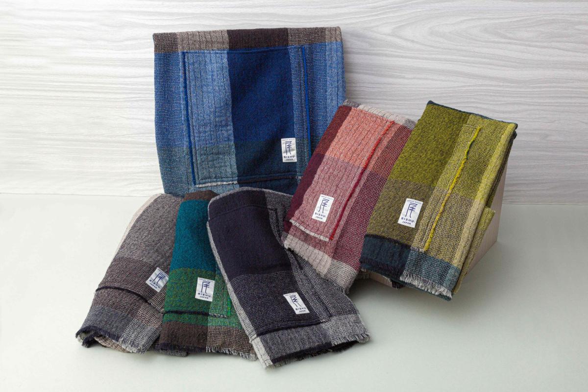 尾マークポケット付きストール（ウイステリア